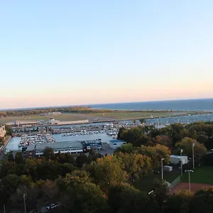 https://deluxe-downtown-waterfront-oasis-with-free-parking.hotelstorontoontario.org
