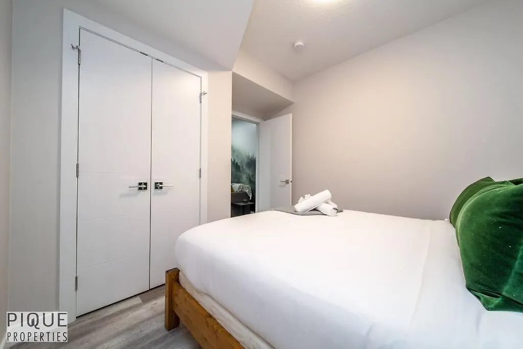 Appartamento New, Mountain Chic Suite, Whyte Avenue, Netflix, Wifi, Sleeps 6 Edmonton